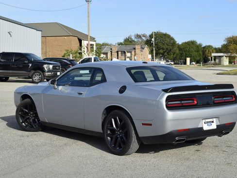 Used 2022 Dodge Challenger SXT w/ Blacktop Package image 8