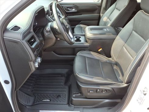 Used 2024 GMC Yukon SLT AWD/4WD image 11