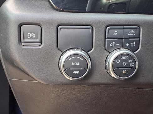 Used 2024 GMC Sierra 1500 SLT image 8