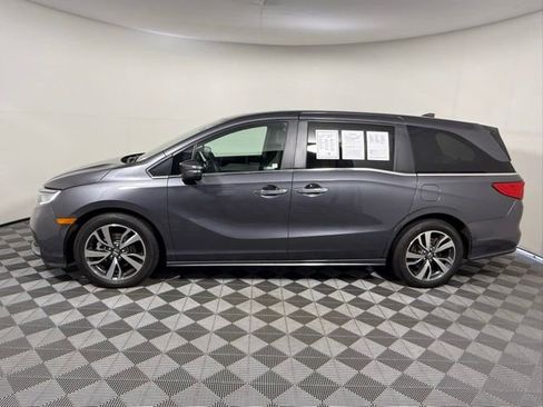 Used 2024 Honda Odyssey Touring image 3