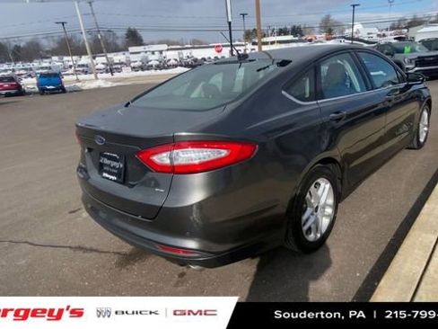 Used 2016 Ford Fusion SE image 10