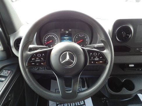 Used 2023 Mercedes-Benz Sprinter 2500 image 20