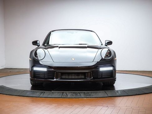 Used 2022 Porsche 911 Turbo image 9