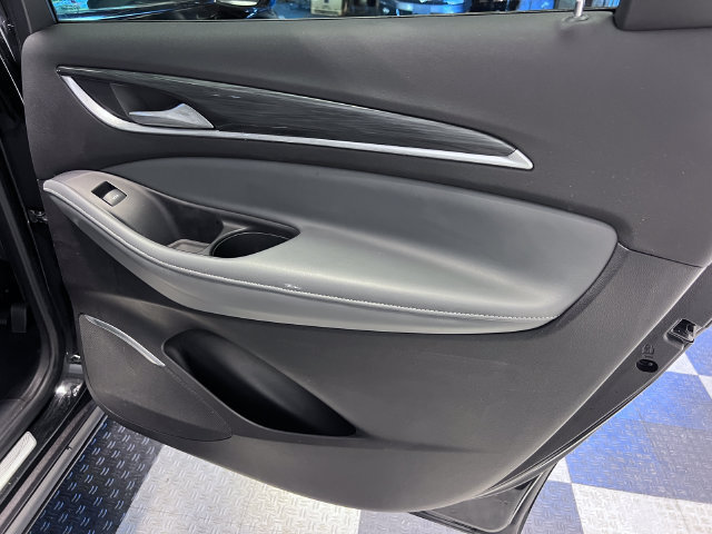 Used 2018 Buick Enclave Essence AWD/4WD image 14