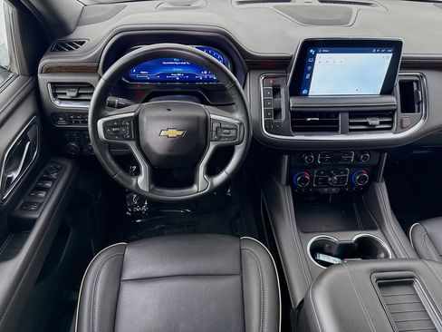 Used 2023 Chevrolet Suburban Premier image 23