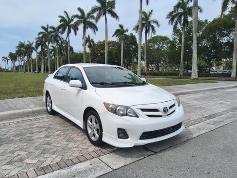 Used 2011 Toyota Corolla S FWD image 1