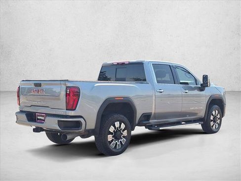 Used 2025 GMC Sierra 2500 Denali w/ Denali Reserve Package AWD/4WD image 5
