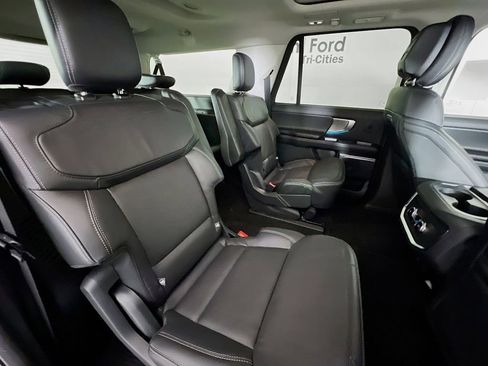 New 2026 Ford Expedition Max Platinum w/ Driver's Package image 18