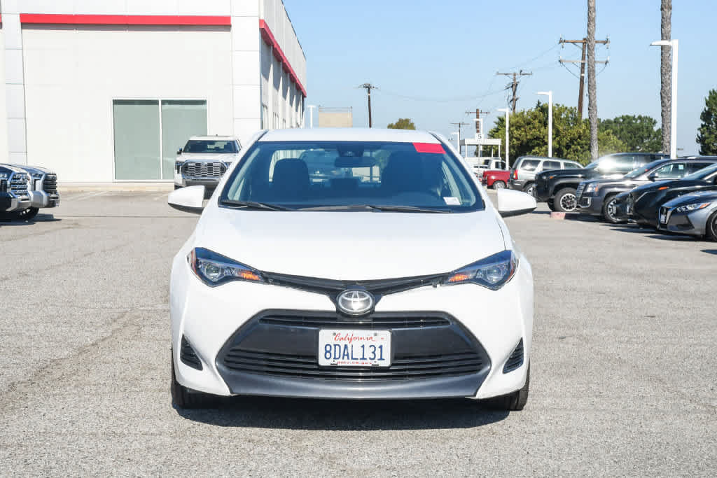 Used 2018 Toyota Corolla LE FWD image 2