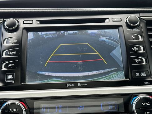 Used 2015 Toyota Highlander Limited Platinum AWD/4WD image 25