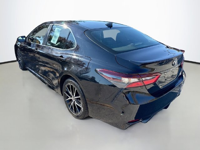 Used 2023 Toyota Camry SE FWD image 5