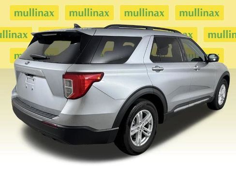 Certified 2023 Ford Explorer XLT image 4