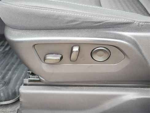 Used 2024 Chevrolet Silverado 1500 Custom image 17