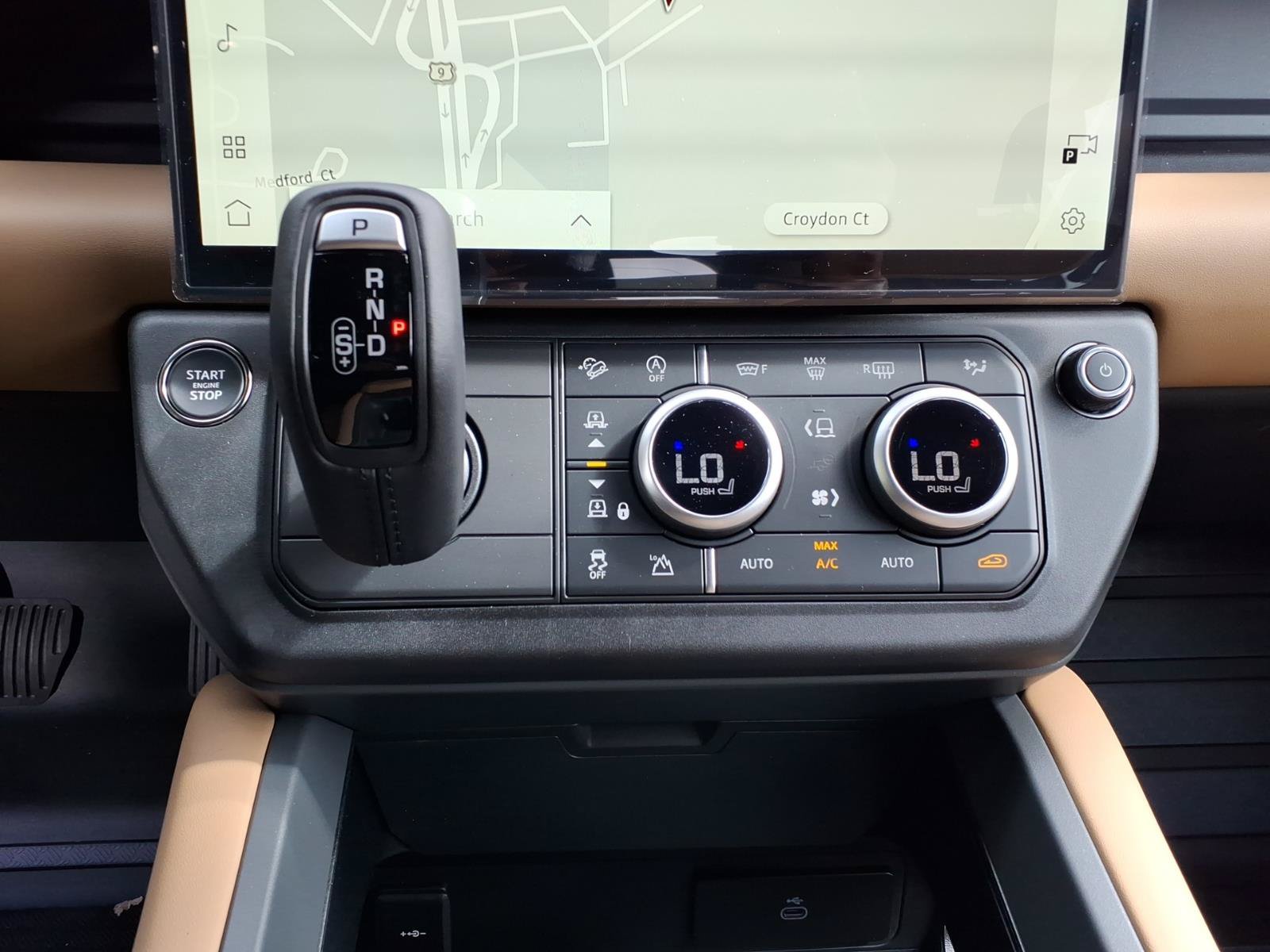 New 2026 Land Rover Defender 110 X-Dynamic SE AWD/4WD image 13