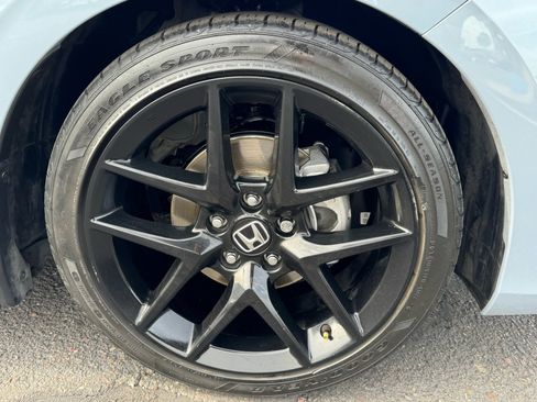 Used 2023 Honda Civic Sport image 11