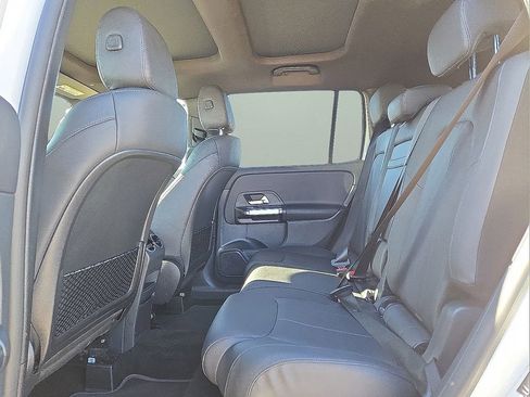 Used 2022 Mercedes-Benz GLB 250 w/ Premium Package Lite image 16