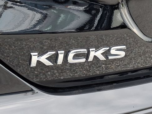 Certified 2023 Nissan Kicks SR w/ SR Premium Package FWD image 30