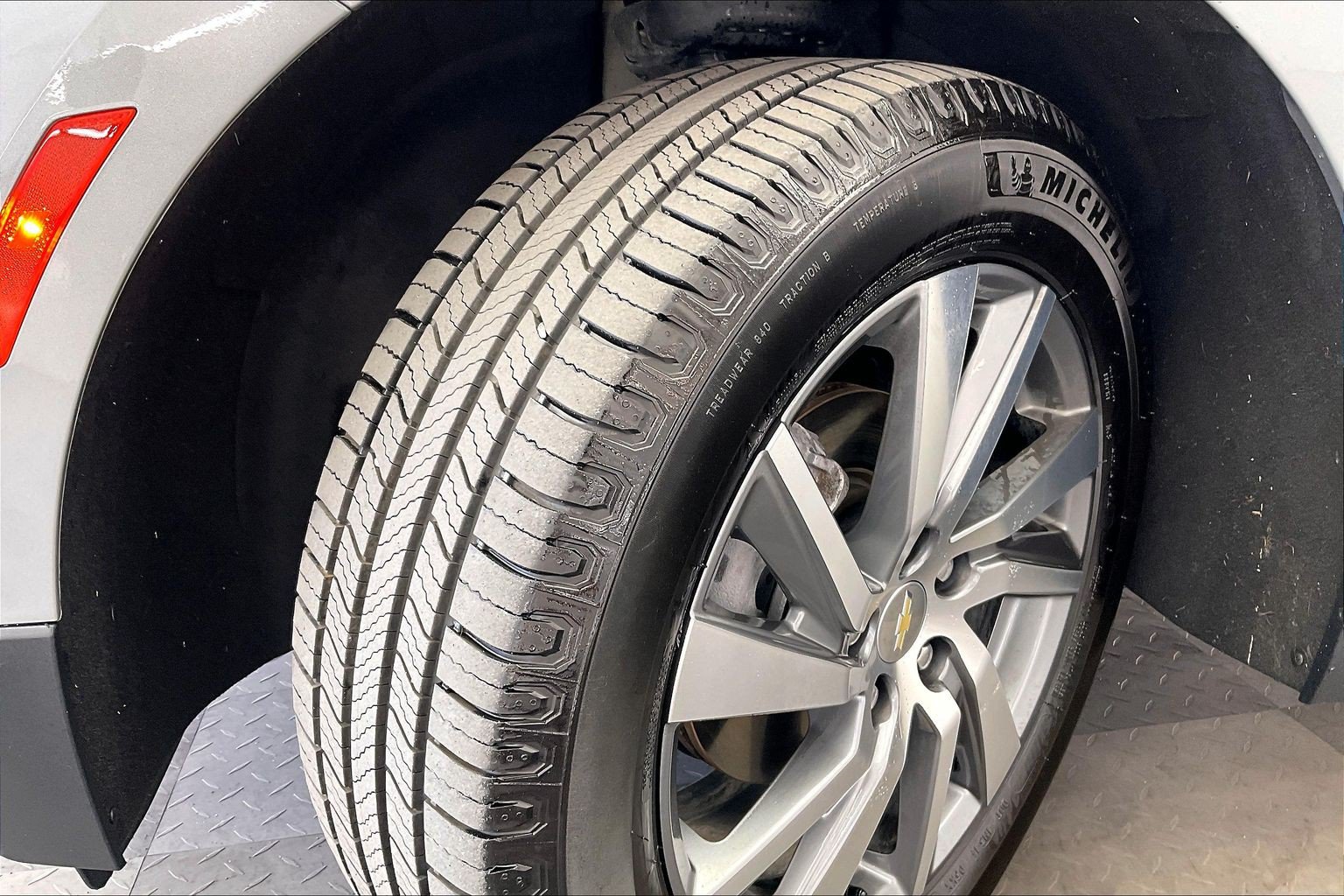 Used 2023 Chevrolet Equinox Premier AWD/4WD image 33