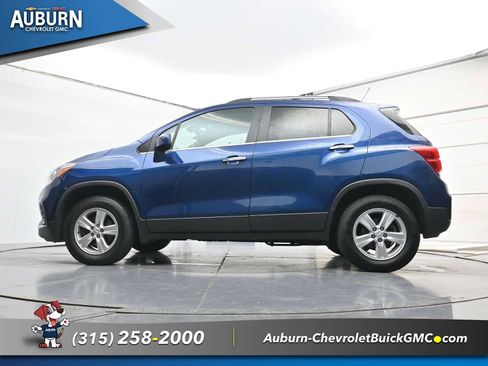 Used 2019 Chevrolet Trax LT w/ LT Convenience Package AWD/4WD image 22