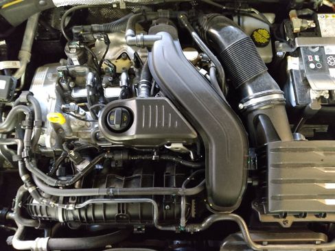 Used 2024 Volkswagen Jetta Sport image 30