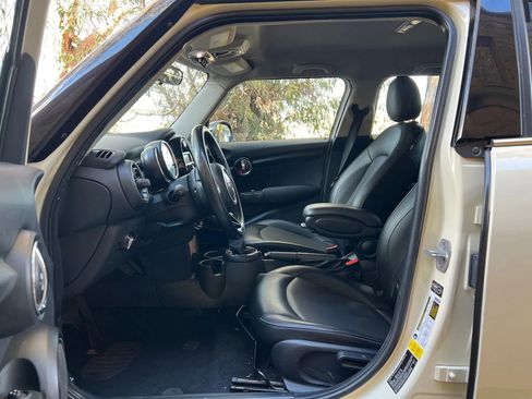 Used 2015 MINI Cooper 4-Door Hardtop image 7