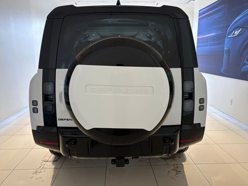 New 2026 Land Rover Defender 130 X-Dynamic SE image 3