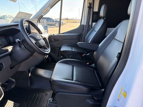 New 2026 Ford Transit 250 148 Medium Roof w/ Load Area Protection Package image 9