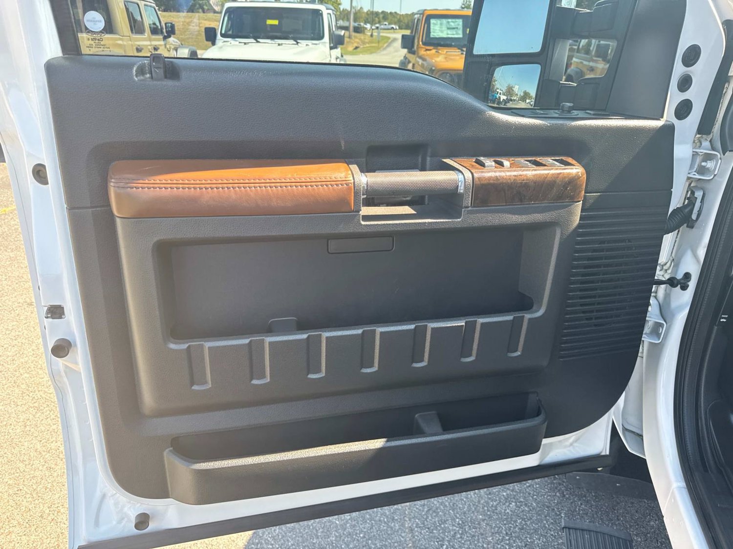 Used 2013 Ford F350 Platinum AWD/4WD image 30