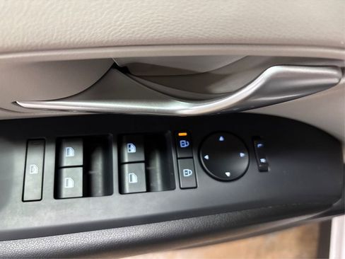 Certified 2025 Hyundai Tucson SE AWD/4WD image 33