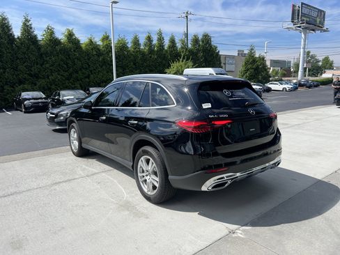 Used 2025 Mercedes-Benz GLC 300 4MATIC image 8