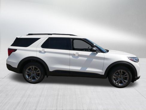 Used 2026 Ford Explorer Active w/ Active Comfort Package AWD/4WD image 8