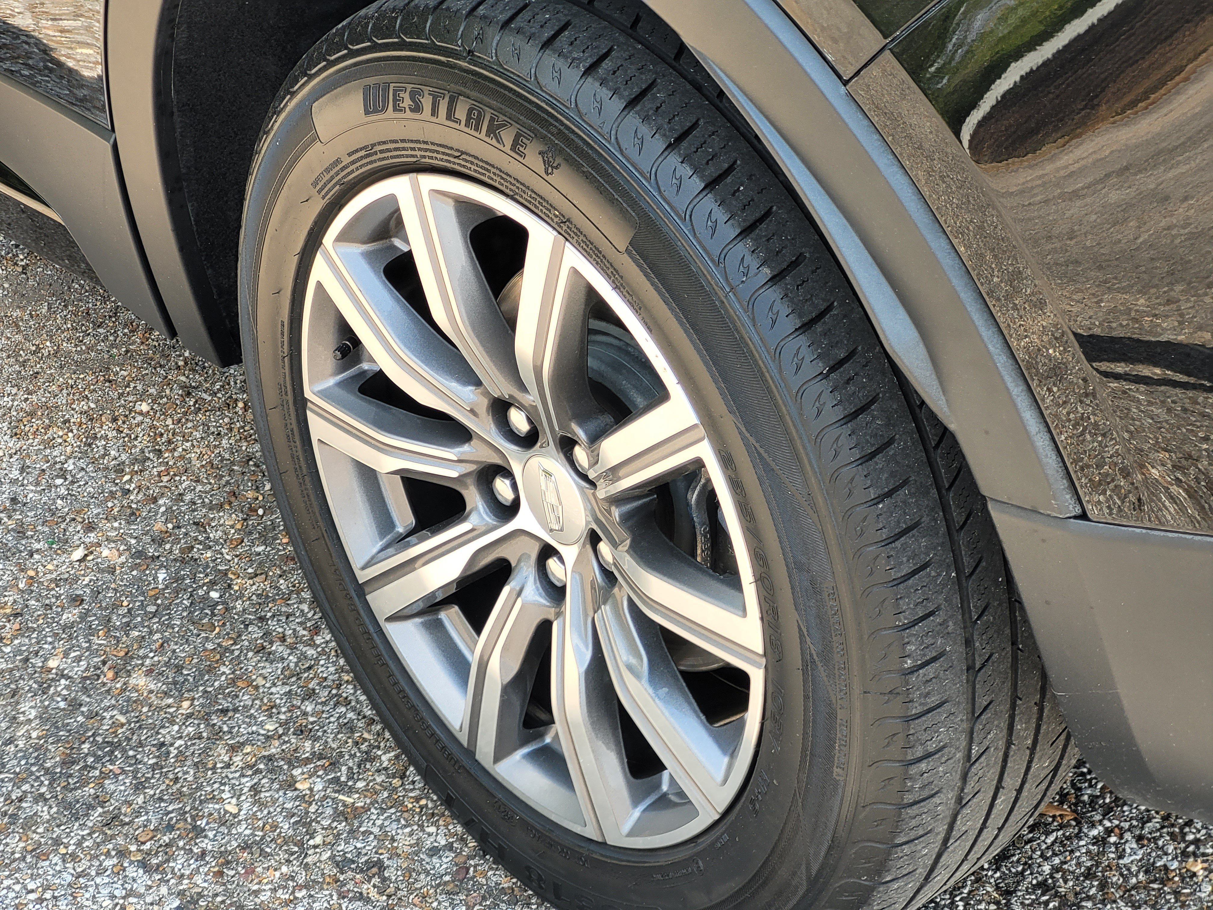 Used 2019 Cadillac XT4 Sport w/ Driver Awareness Package FWD image 7