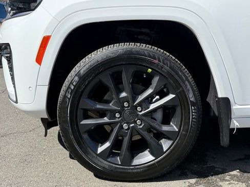 New 2026 Jeep Grand Cherokee Limited image 17