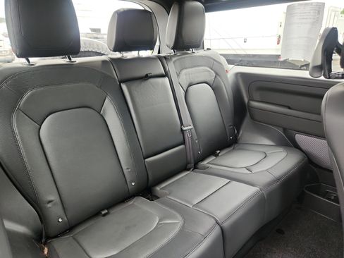 Used 2024 Land Rover Defender 90 X-Dynamic SE AWD/4WD image 18