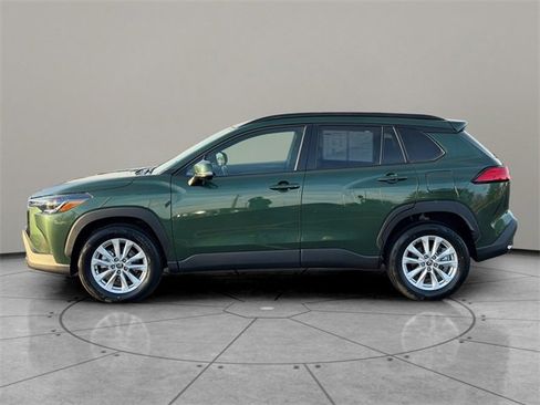Used 2023 Toyota Corolla Cross LE image 3