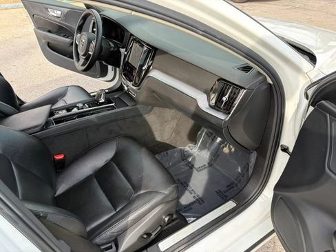 Used 2024 Volvo S60 B5 Core FWD image 35