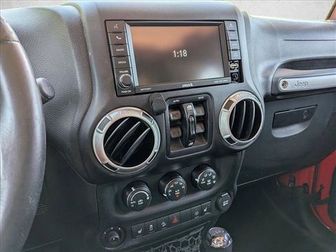 Used 2016 Jeep Wrangler Unlimited Sahara w/ Max Tow Package AWD/4WD image 13