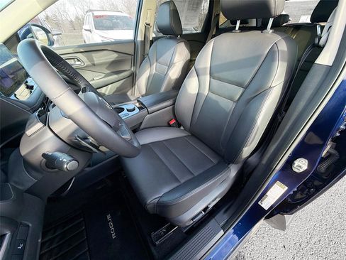 Used 2025 Nissan Rogue SL w/ Tech Package image 11