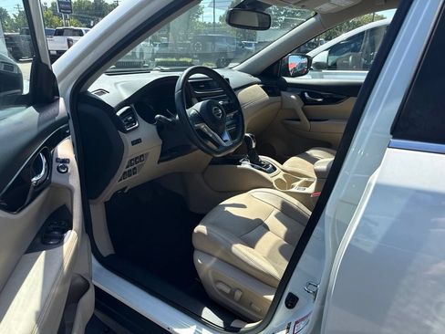 Used 2019 Nissan Rogue SL AWD/4WD image 9