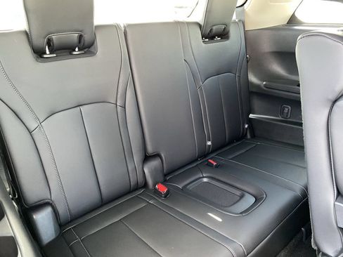 Certified 2026 INFINITI QX60 Luxe w/ Cargo Package FWD image 13