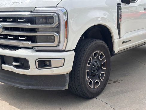 Used 2024 Ford F250 Platinum image 7