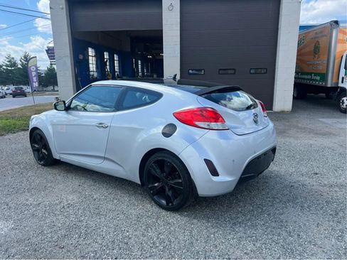 Used 2015 Hyundai Veloster w/ Option Group 03 image 7