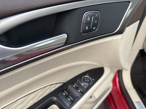 Used 2017 Ford Fusion Platinum image 9