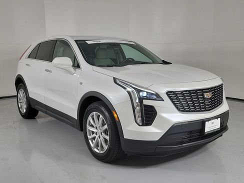 Used 2023 Cadillac XT4 Luxury FWD image 1