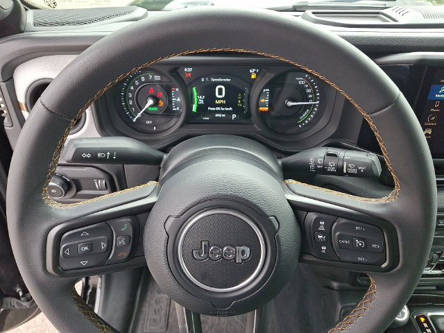 Used 2024 Jeep Wrangler Unlimited AWD/4WD image 4