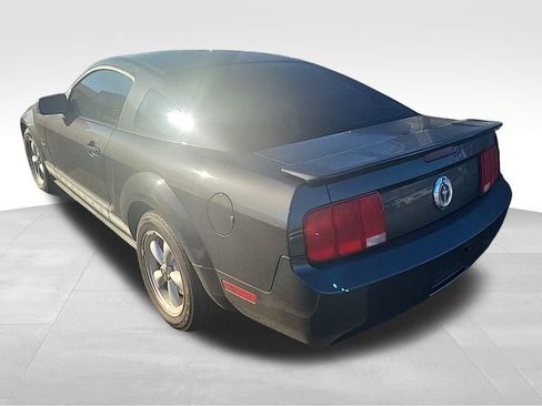 Used 2007 Ford Mustang Coupe image 2