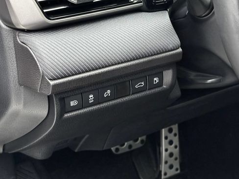 Used 2026 Toyota Camry Hybrid w/ Convenience Package FWD image 19