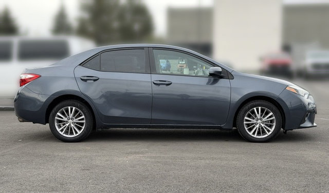 Used 2015 Toyota Corolla LE FWD image 9