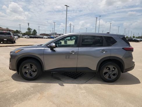 Used 2026 Nissan Rogue SV FWD image 8
