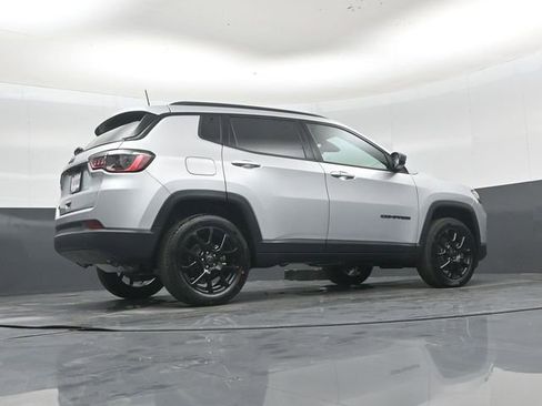 New 2026 Jeep Compass Latitude AWD/4WD image 38